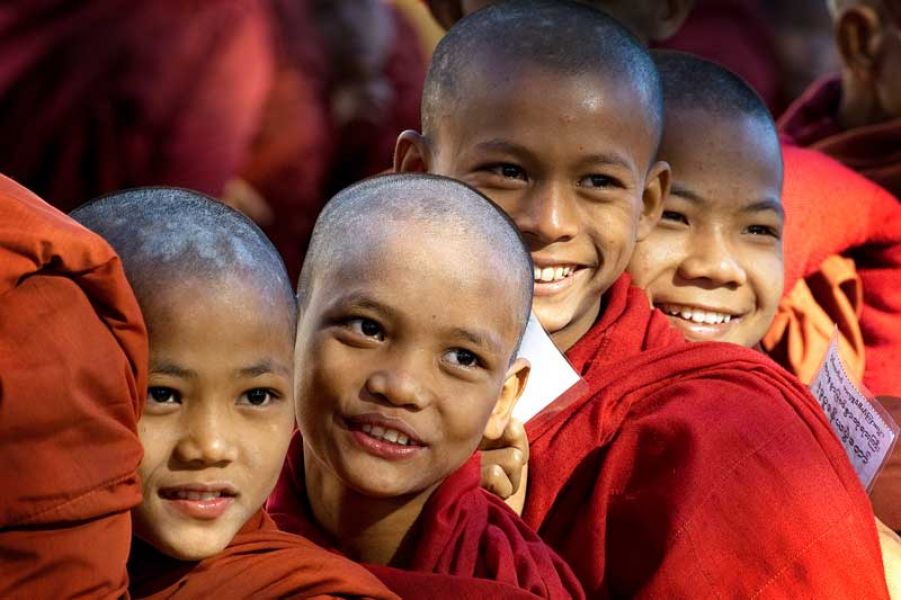 အာနႏၵာဆြမ္းေတာႄကီးေလာင္းလွဴပြဲ